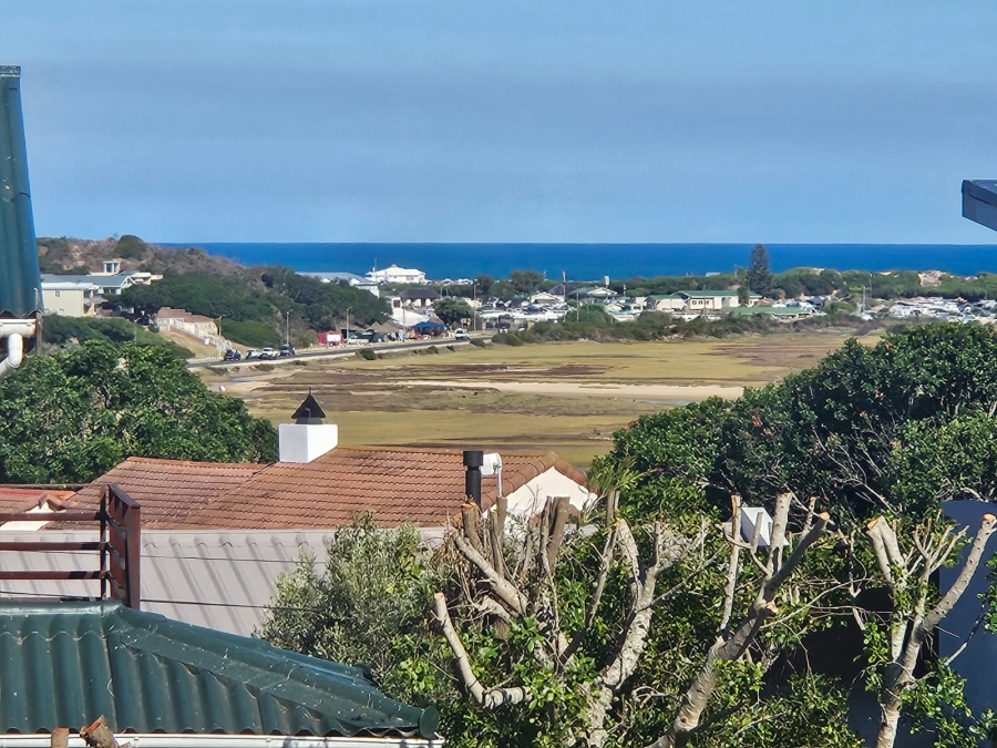 5 Bedroom Property for Sale in Stilbaai Wes Western Cape